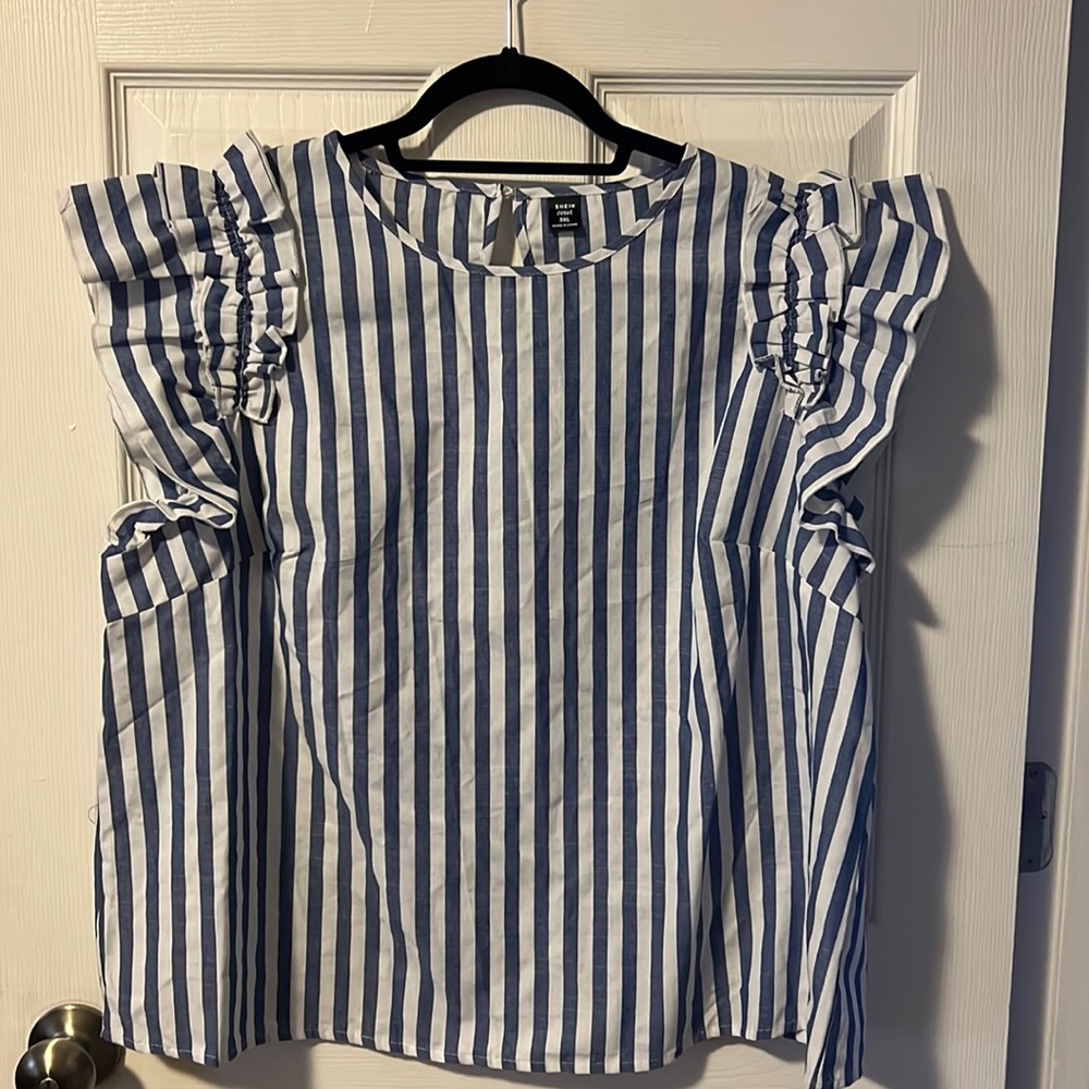 Ruffle sleeve blouse